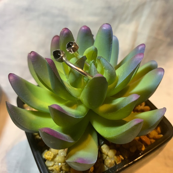 Onyx Ring - Picture 2 of 6